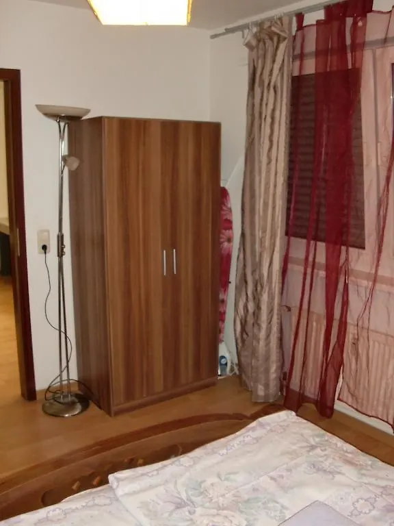 Monteurwohnung Im Zentrum Lierenfeld Apartment Dusseldorf