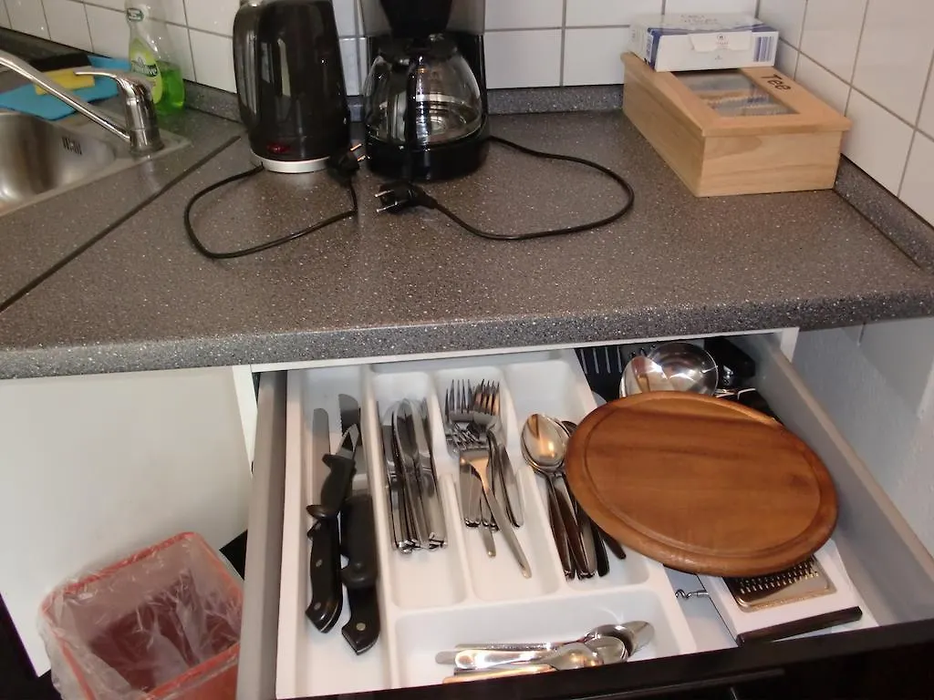 Apartment Monteurwohnung Im Zentrum Lierenfeld
